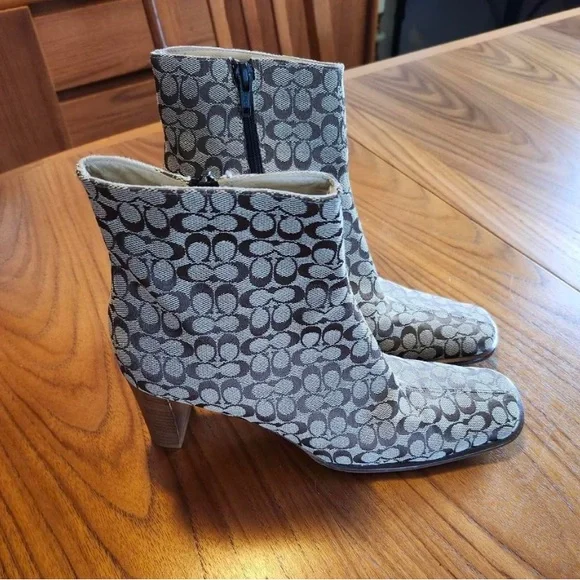 Women’s Coach Boots - Picture 2 of 8